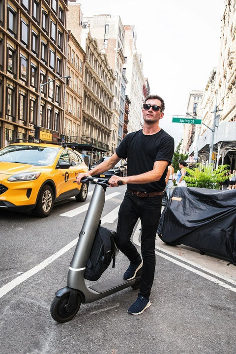 Man stood with Bo in New York City